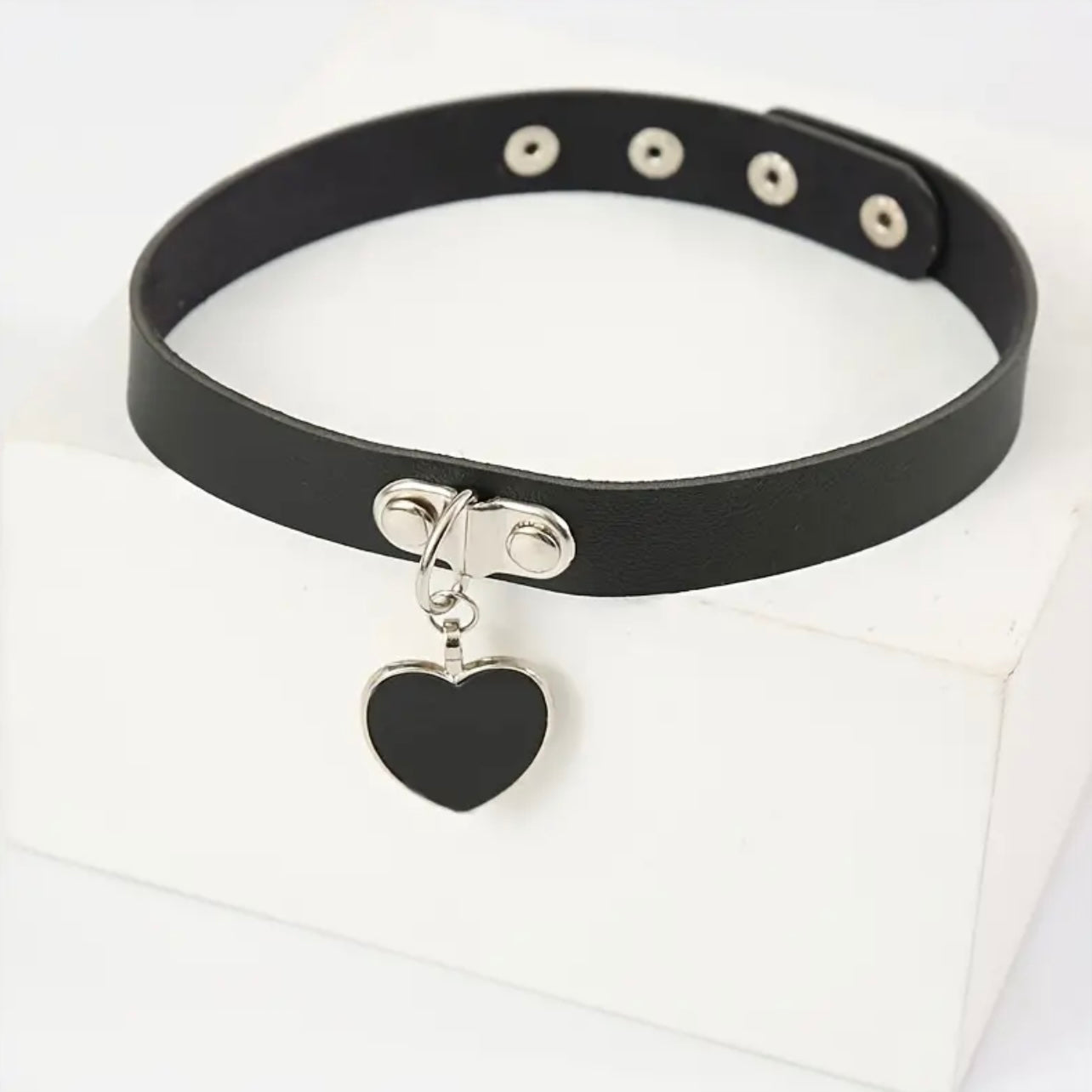 Bella's Fantasy Gothic Bondage Heart Pendant PU Leather Necklace Collar Adjustable Choker one size