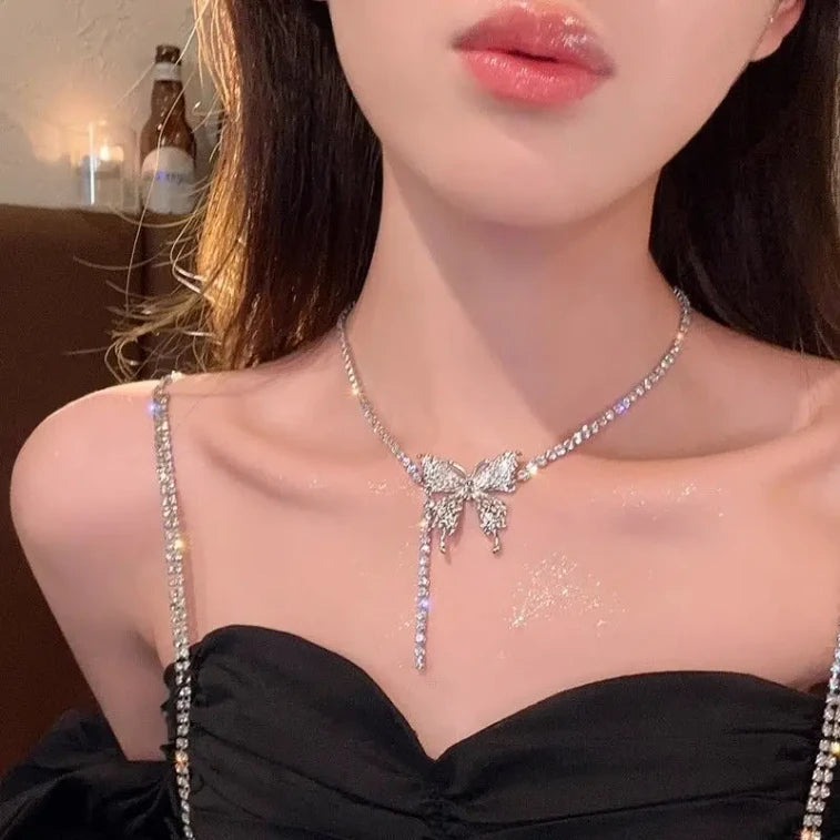 Bella's Fantasy Elegant Rhinestone Butterfly Necklace Trendy Silvery Classic Collarbone Chain