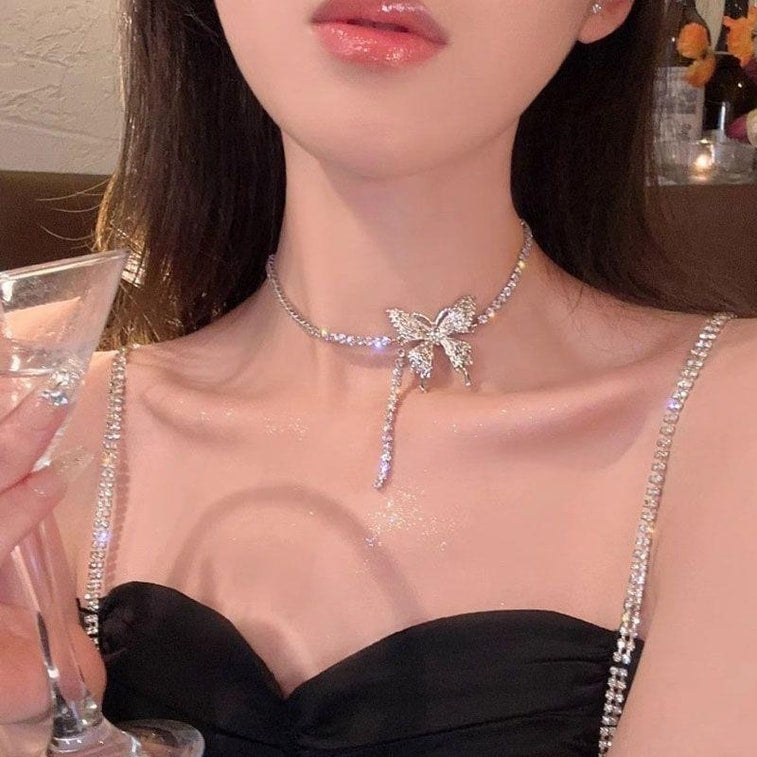 Bella's Fantasy Elegant Rhinestone Butterfly Necklace Trendy Silvery Classic Collarbone Chain